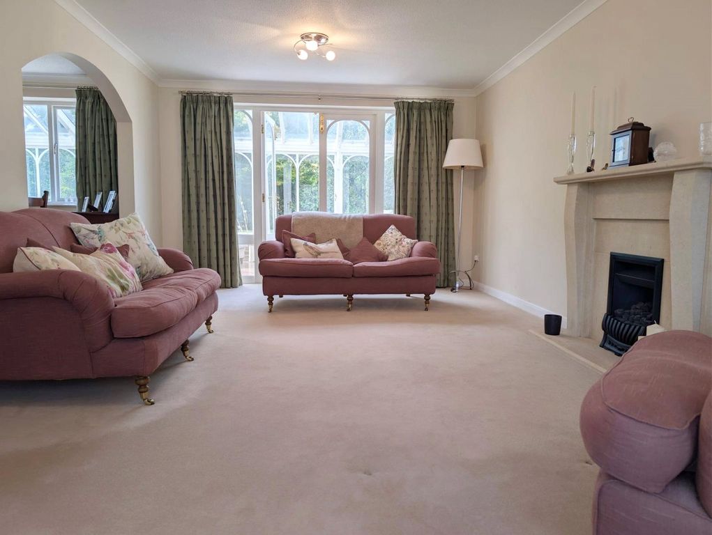 Property photo 2 of 24 Picture No. 27