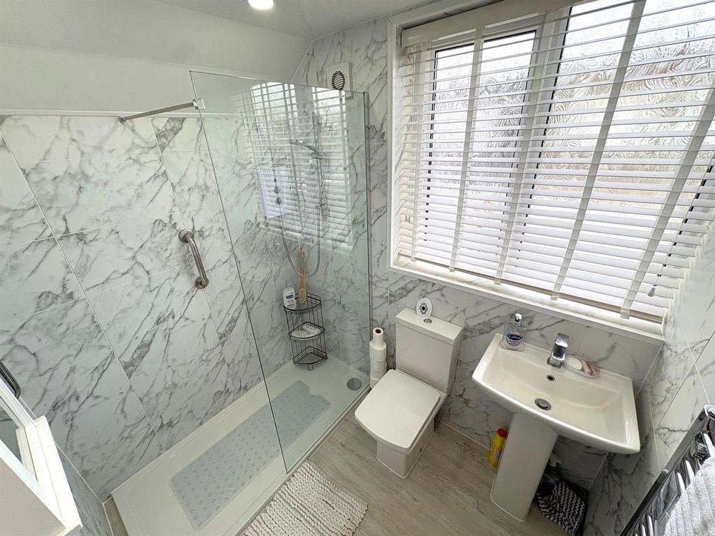 Property photo 2 of 11 Shower Room