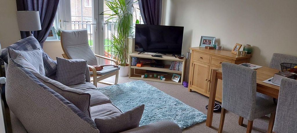 Property photo 2 of 4 Lounge