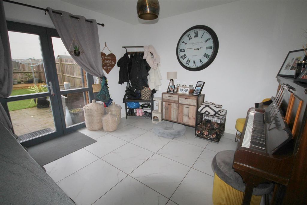 Property photo 3 of 29 Dining Space.Jpg