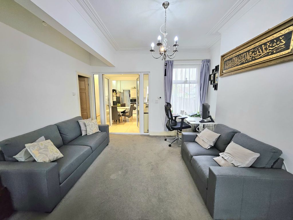 Property photo 3 of 16