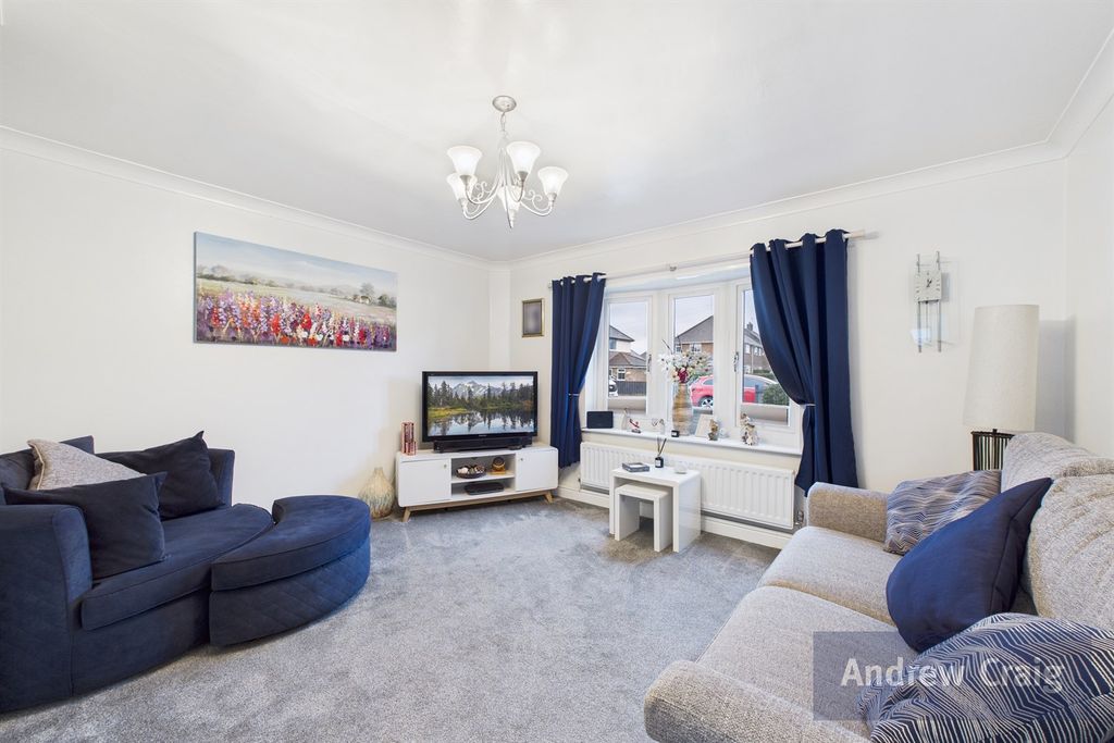 Property photo 2 of 21 Lounge