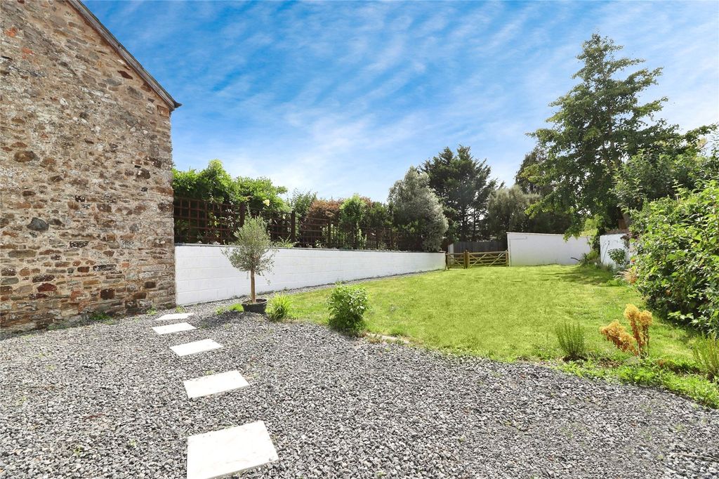 Property photo 2 of 22 Picture No. 30