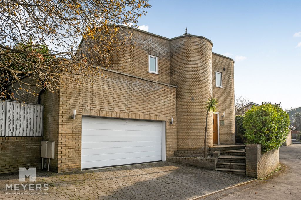 Property photo 3 of 21