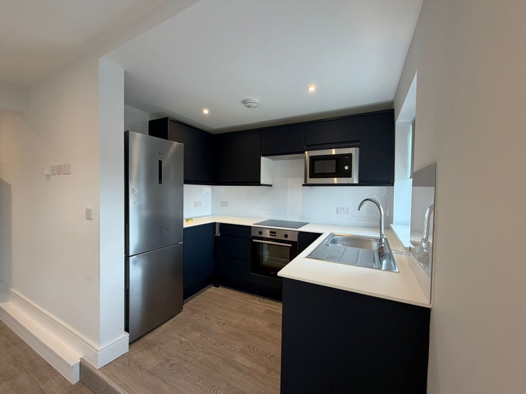 Property photo 2 of 10 Kitchen