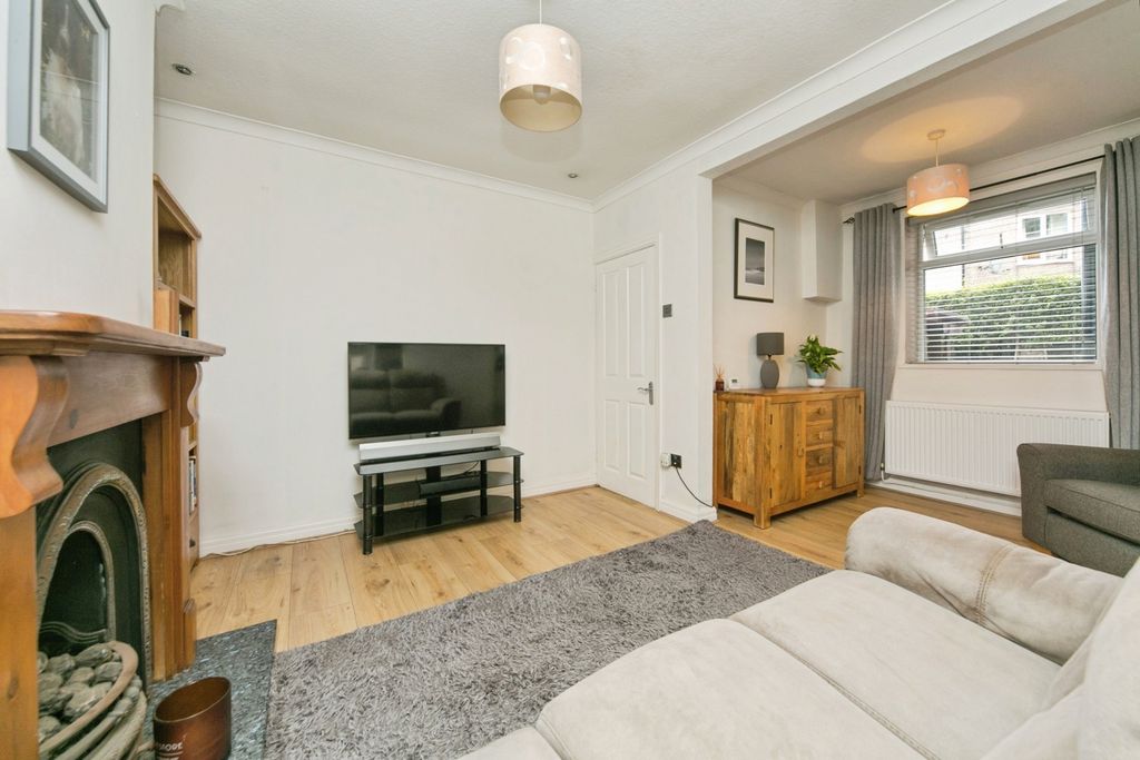 Property photo 3 of 27 Pbox-Img.Jpg