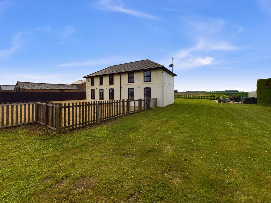 Property photo 2 of 30