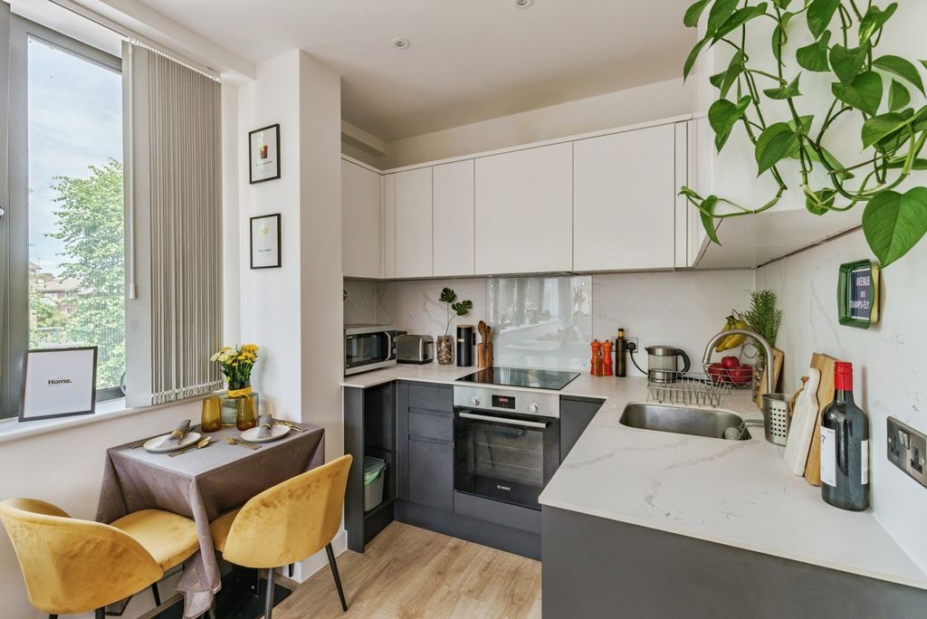 Property photo 2 of 12 Pbox-Img.Jpg