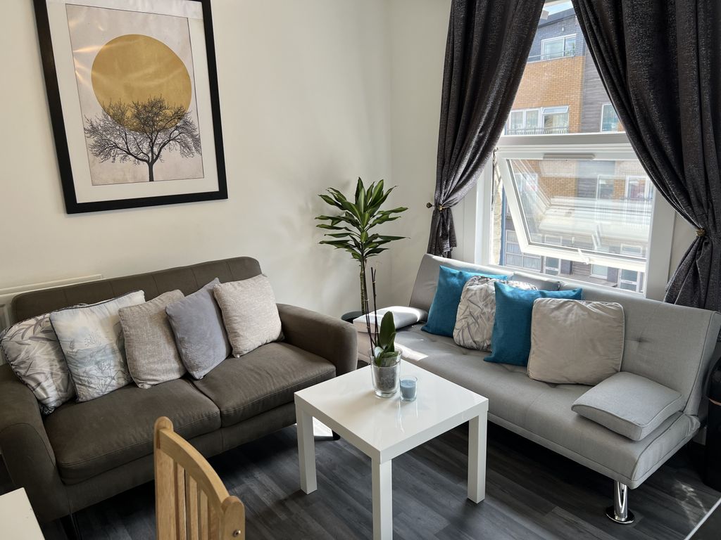 Property photo 2 of 6 Gallery