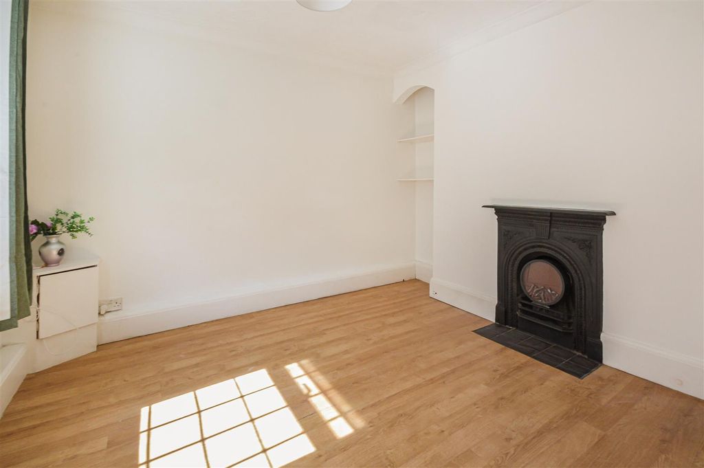 Property photo 3 of 10 1_88801.Jpg