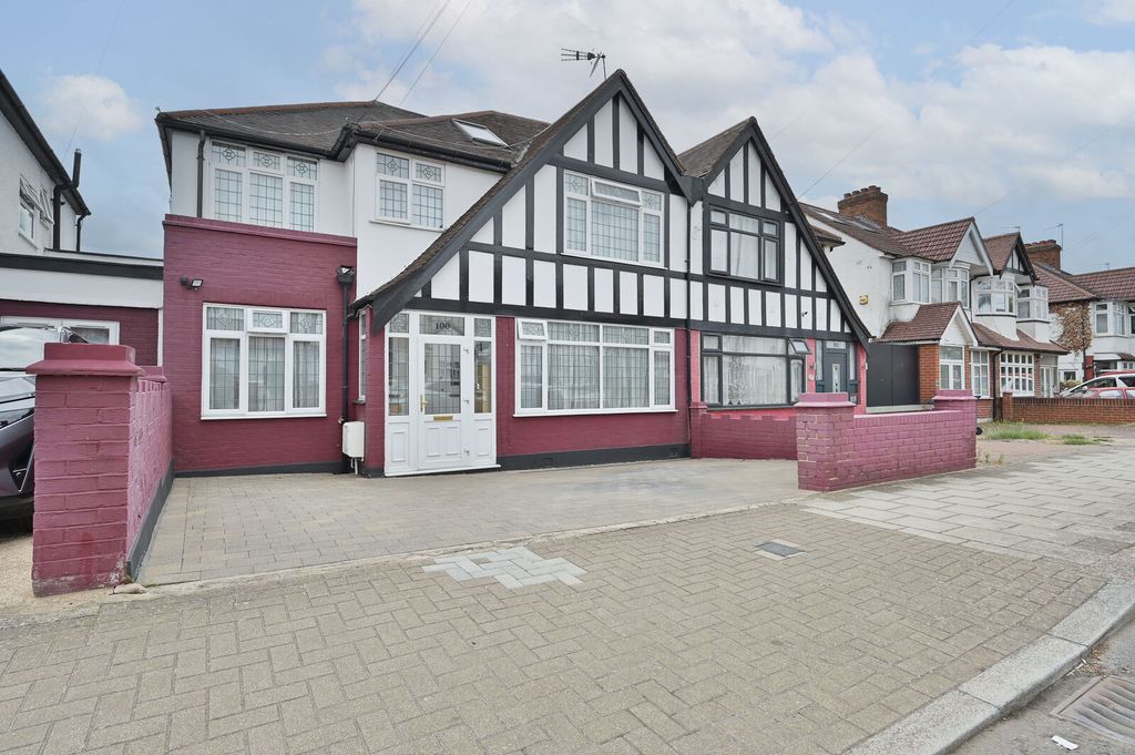 Property photo 1 of 28