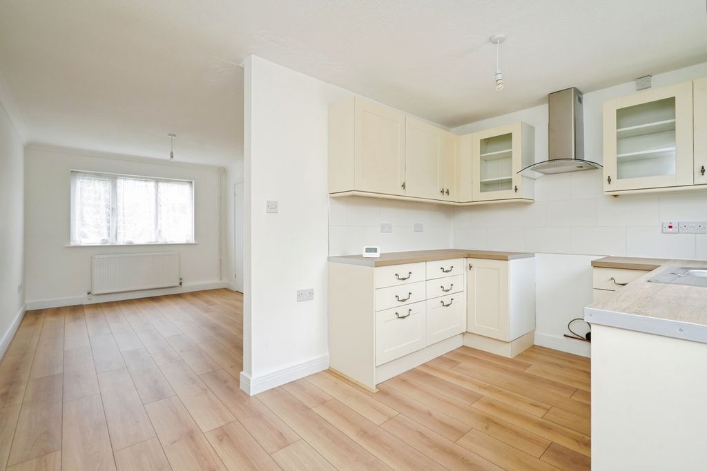 Property photo 3 of 17 Photo