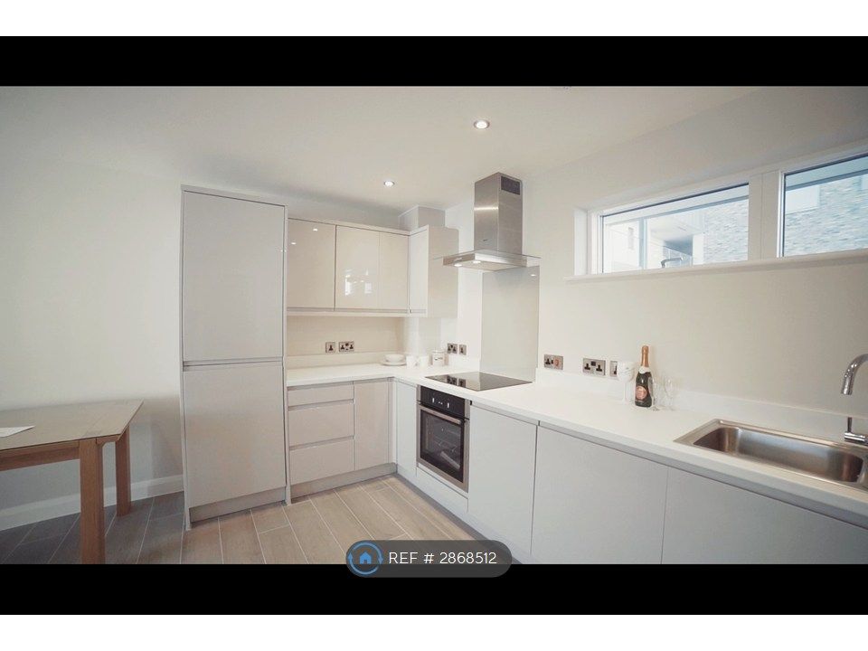 Property photo 2 of 14 Kitchen