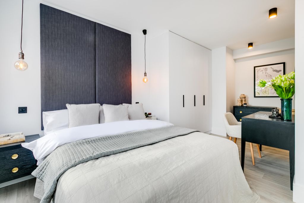 Property photo 3 of 8 Bedroom 1