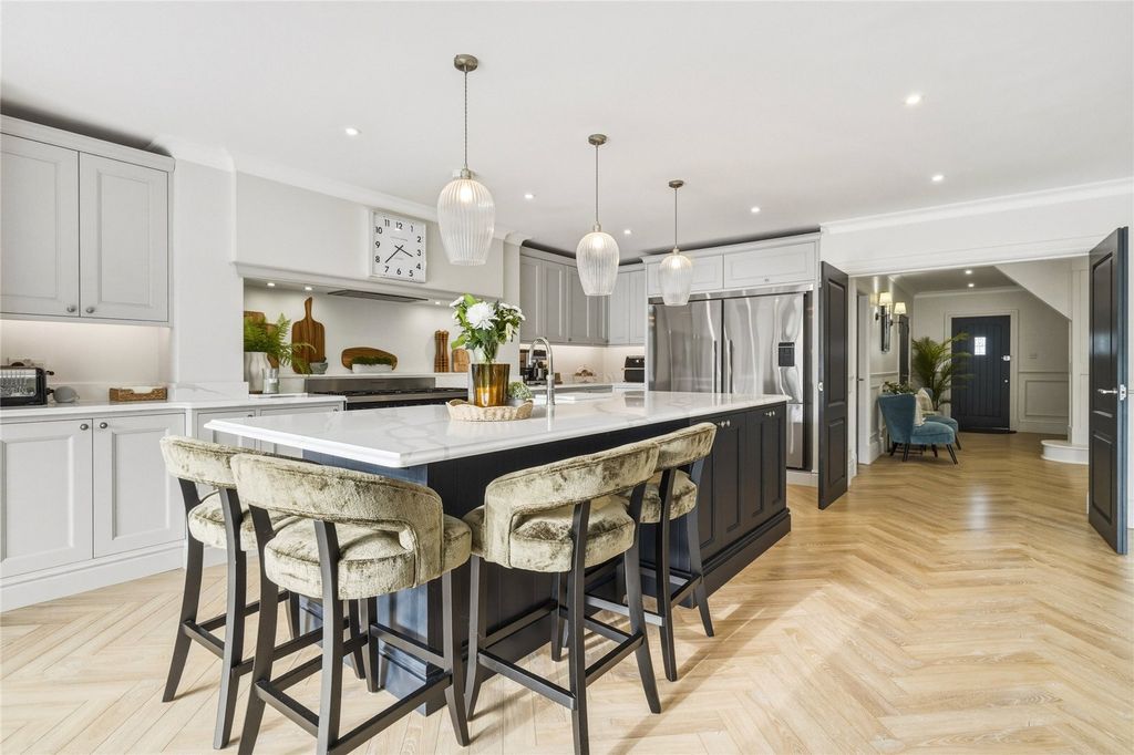 Additional image 4 of 5 bed detached house for saleThe Crescent, Loughton, Essex IG10