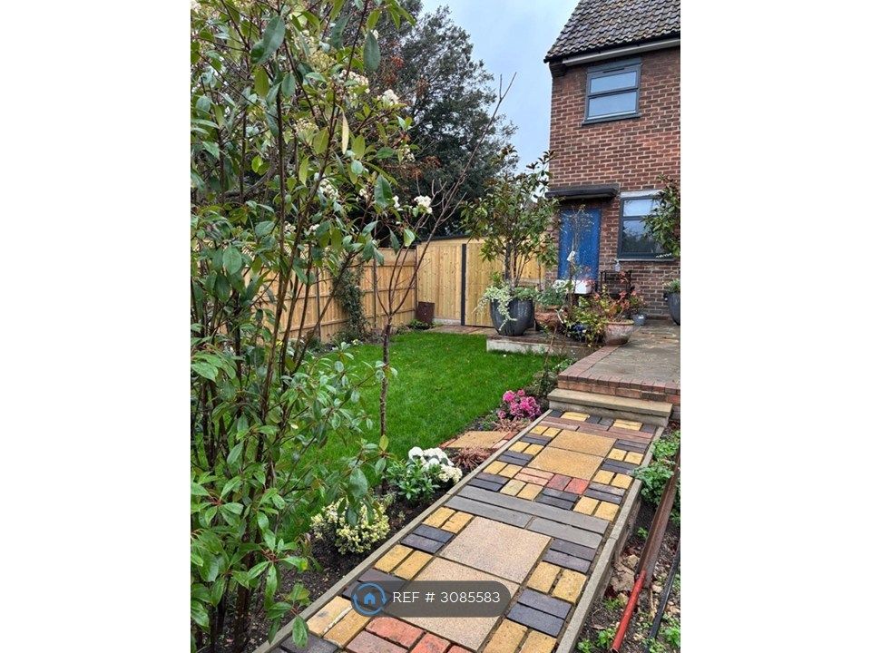 Property photo 2 of 24 Garden