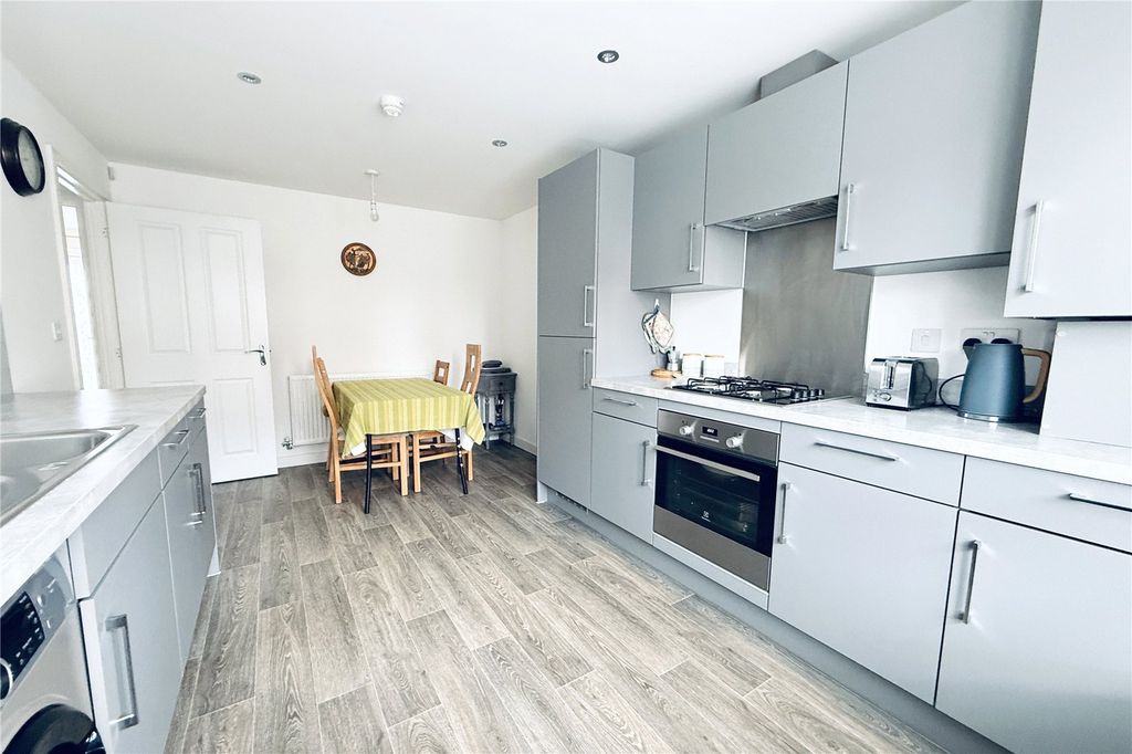 Property photo 2 of 16 Kitchen/Diner