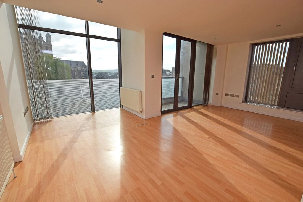 Property photo 2 of 7 Living/Dining Room