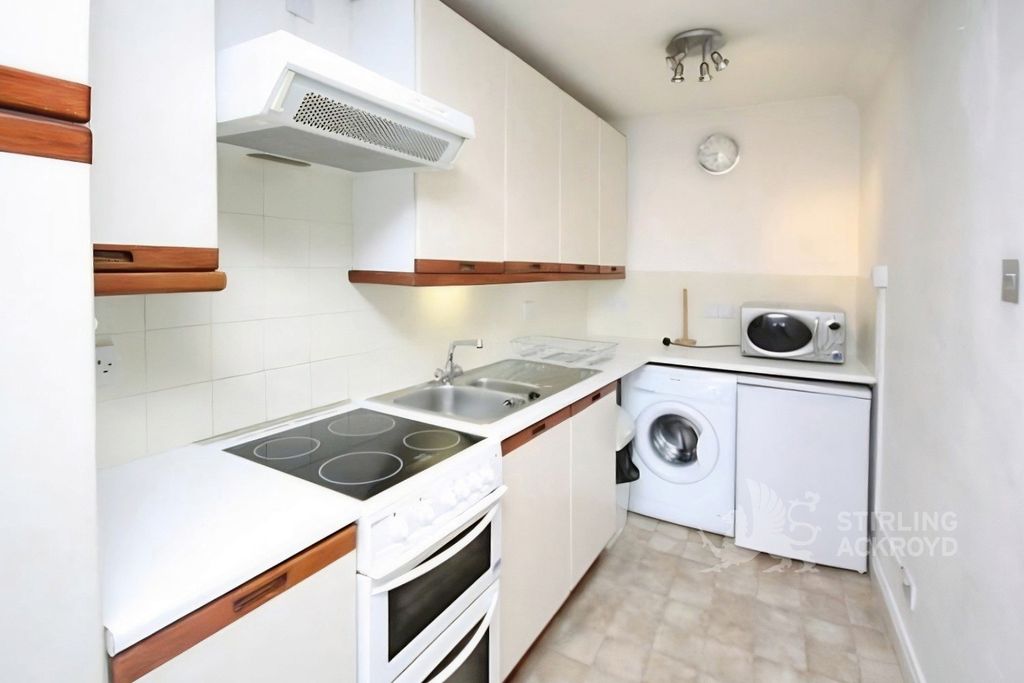 Property photo 3 of 5 Kitchen