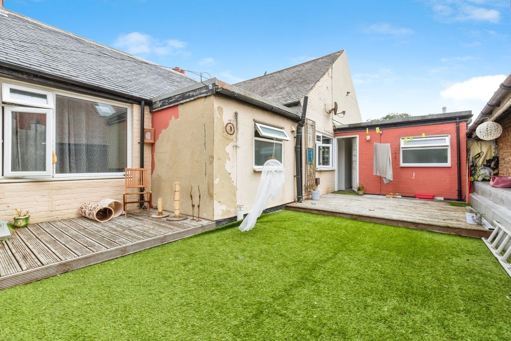 Property photo 2 of 18 3