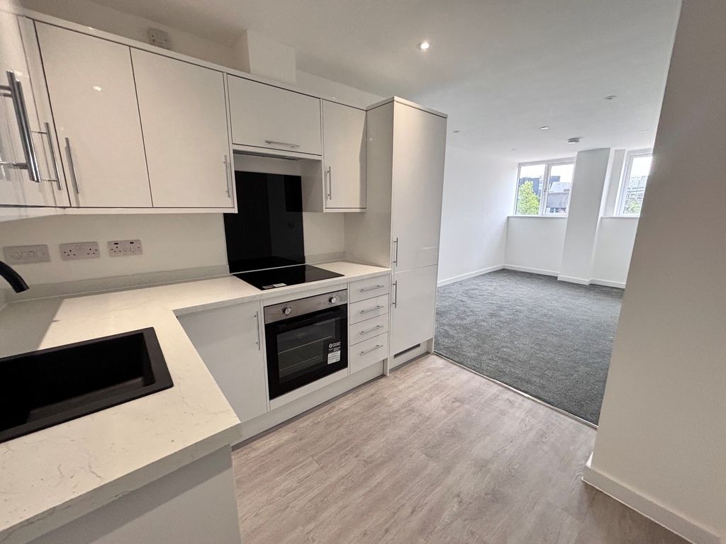 Property photo 1 of 6 Kitchen