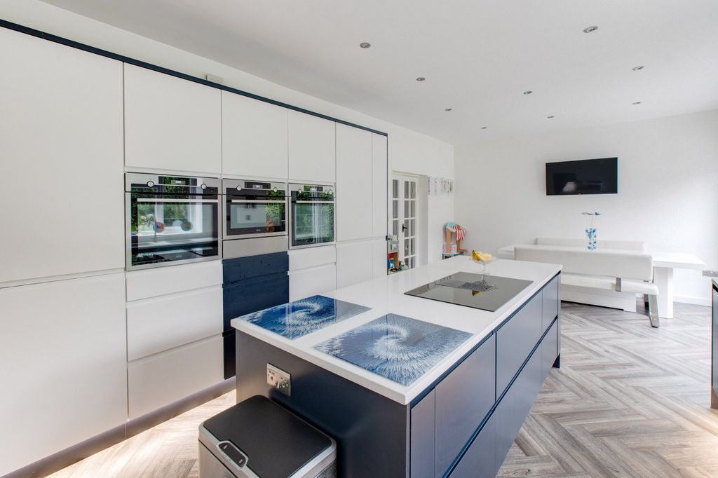 Property photo 2 of 24 Picture No. 22