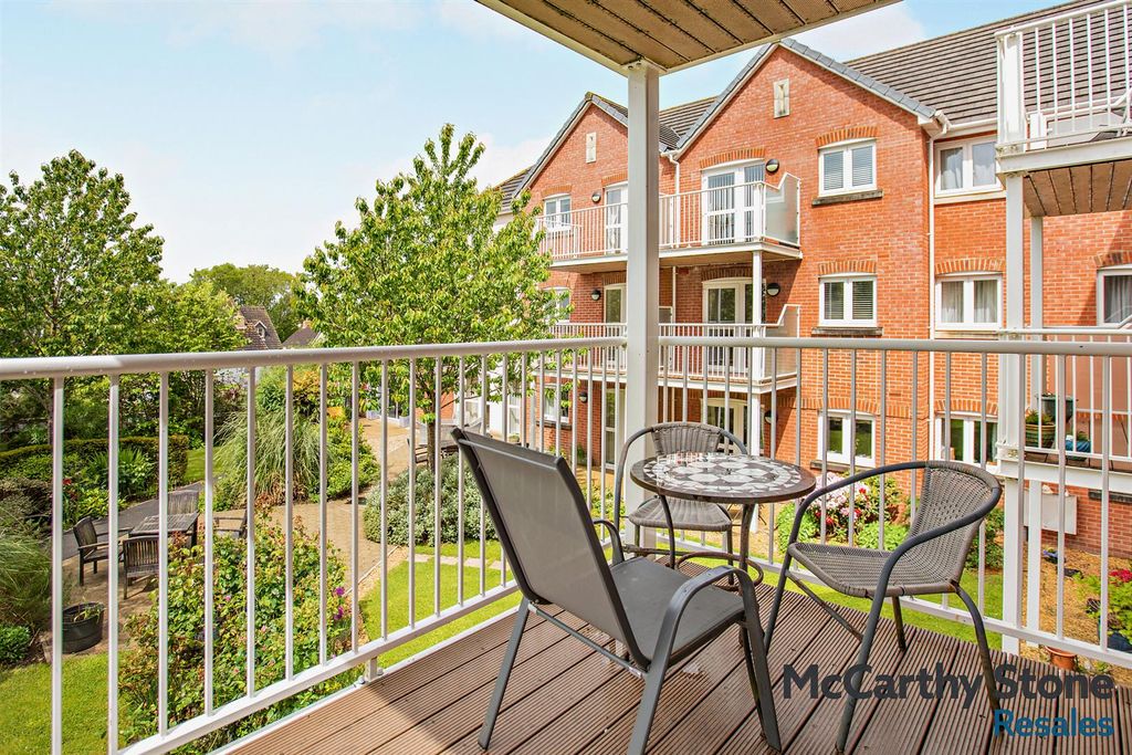 Property photo 2 of 16 Balcony
