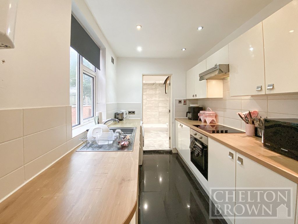 Property photo 2 of 17 Kitchen