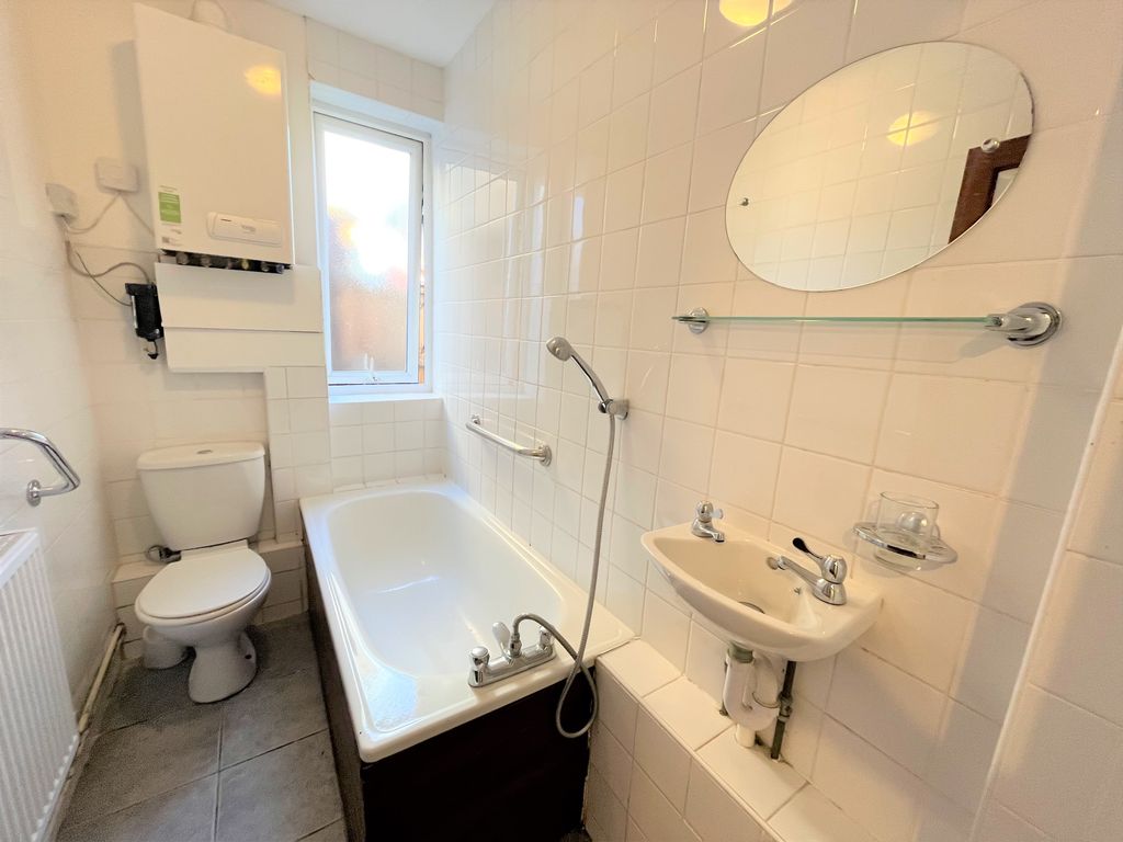 Property photo 3 of 5