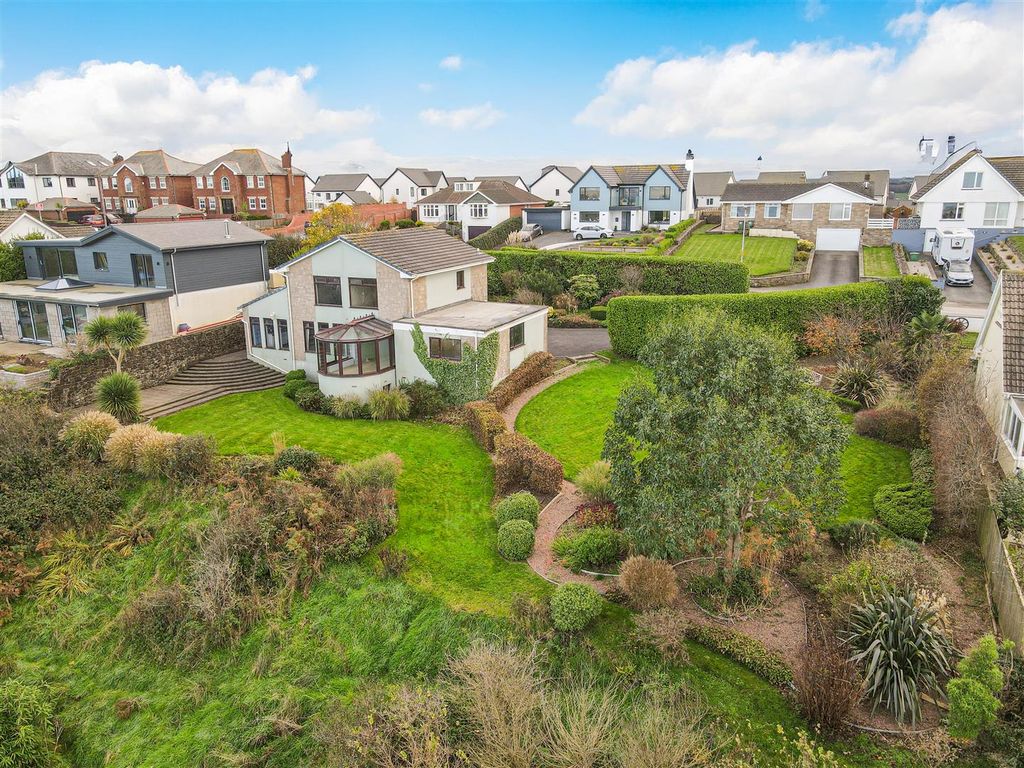 Property photo 2 of 22