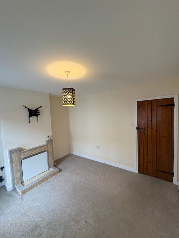 Property photo 1 of 7 Cover