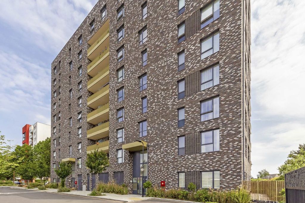 Property photo 1 of 5