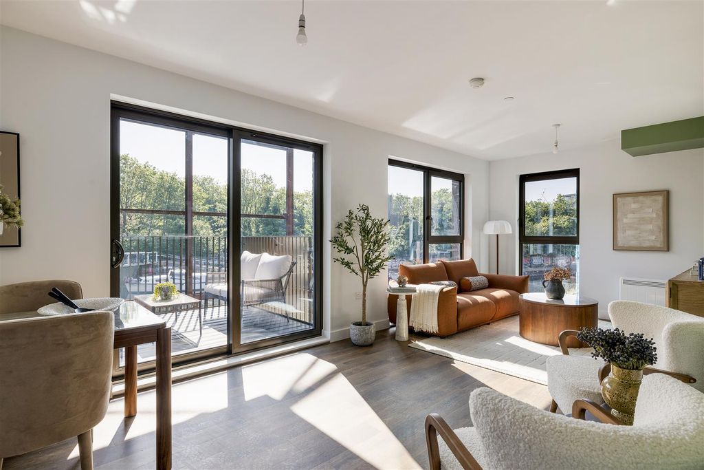 Property photo 3 of 23