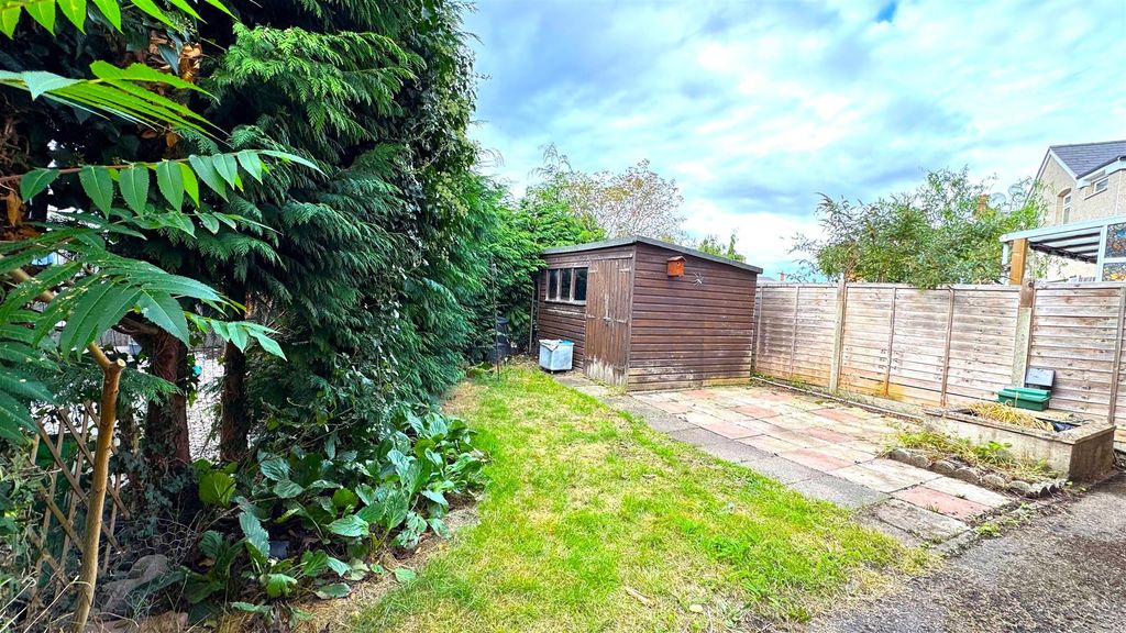 Property photo 3 of 14 Garden (2).Jpg