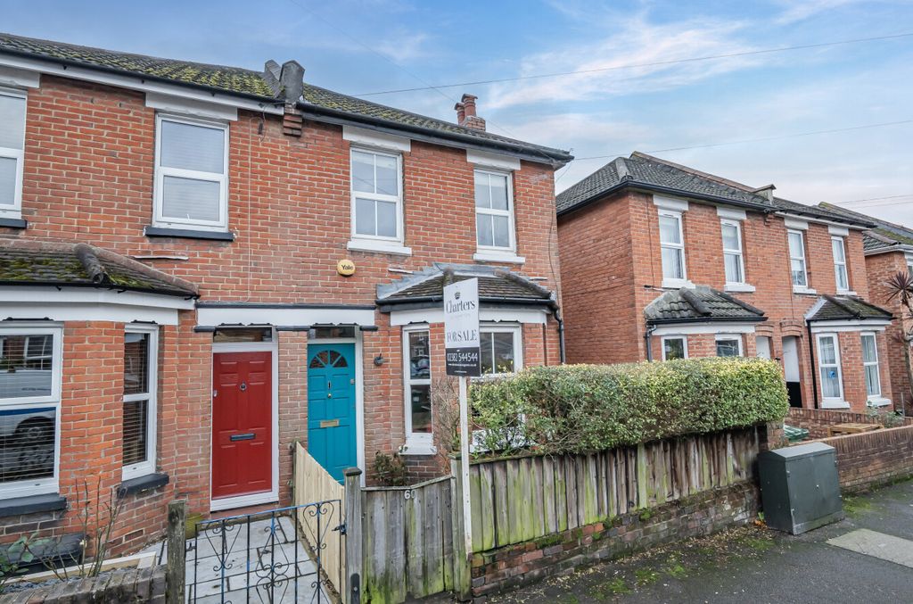 Property photo 1 of 13 1396973-31-696121...