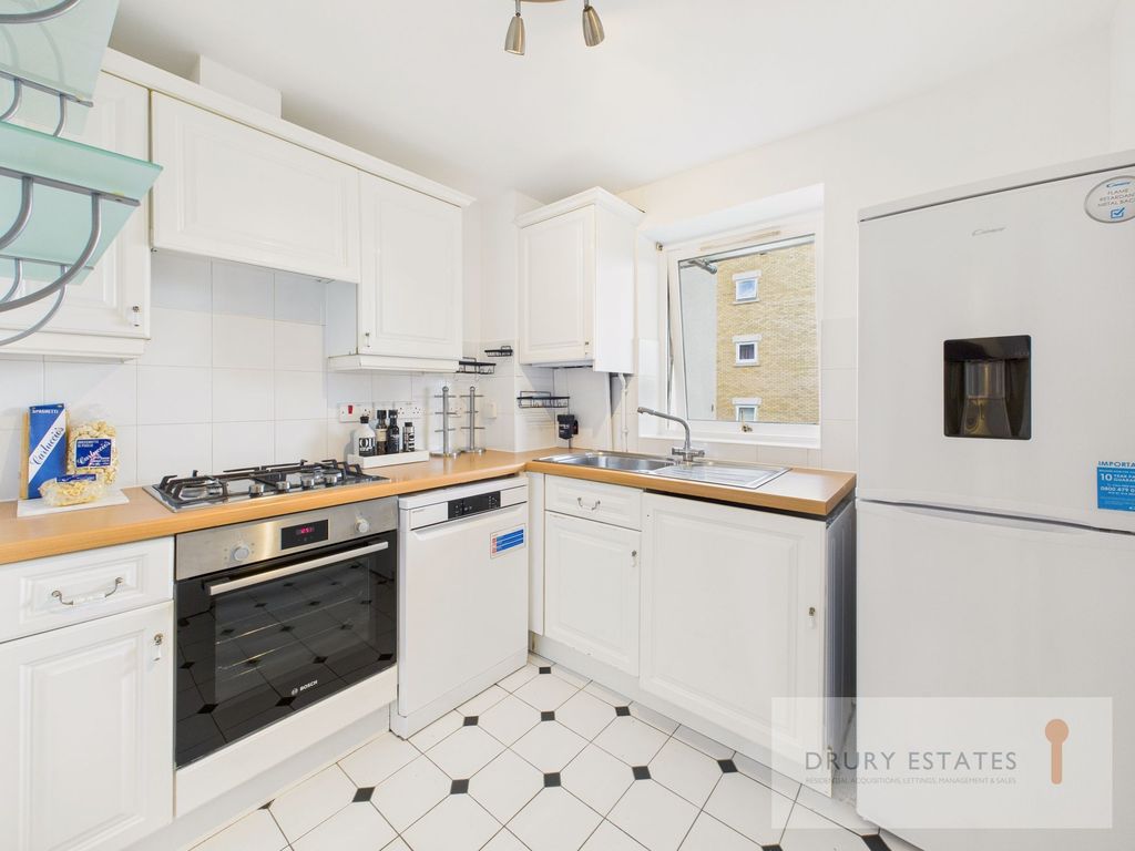 Property photo 3 of 12 Kitchen