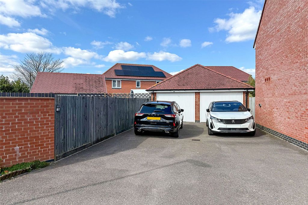 Additional image 7 of 4 bed detached house for saleTatlow Chase, Littlehampton, West Sussex BN17