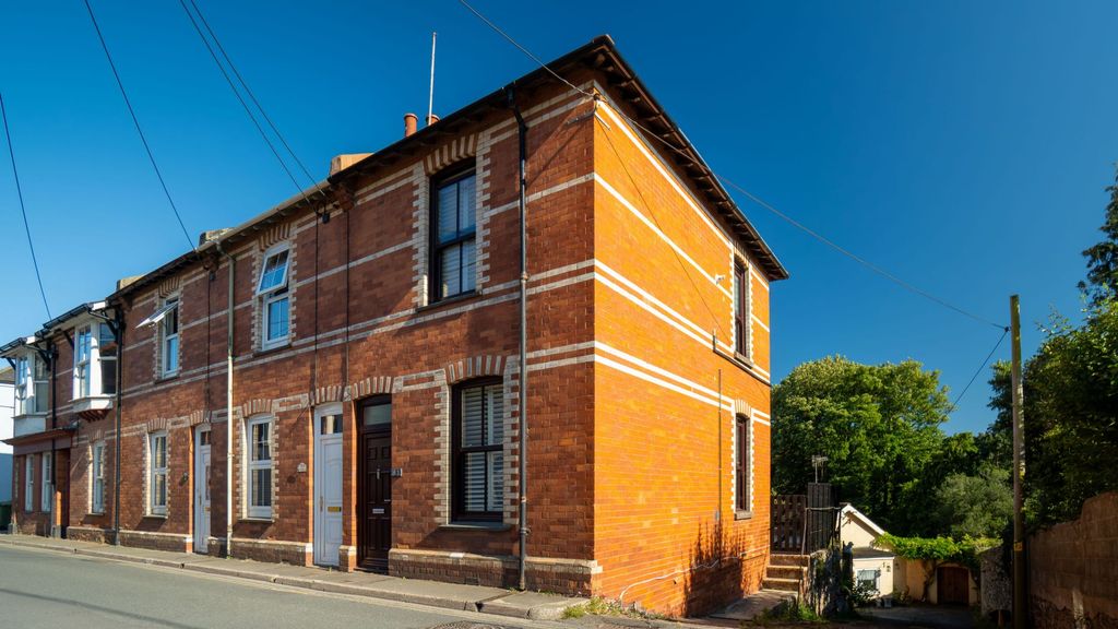 Property photo 1 of 10 Photo 1