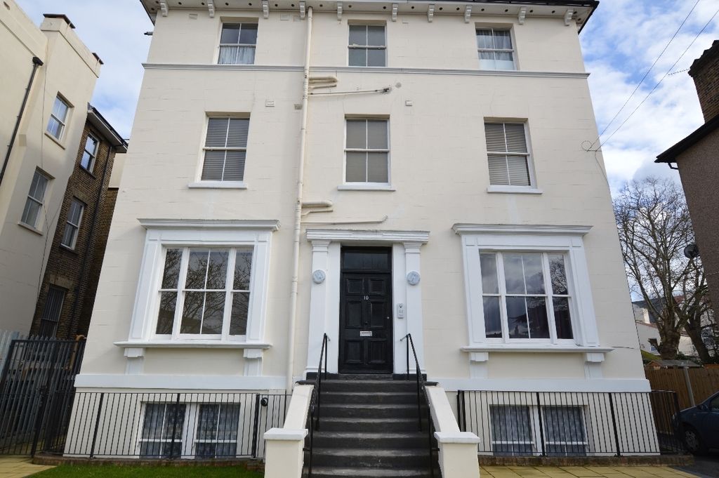 Property photo 2 of 6 External