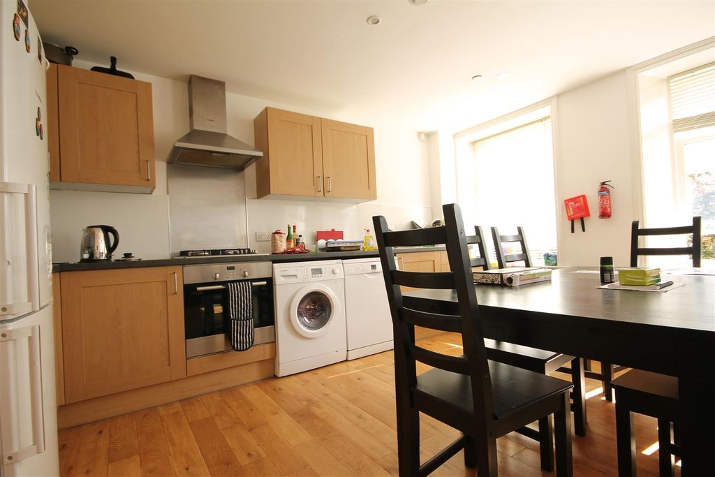 Property photo 2 of 8 16581.Jpg