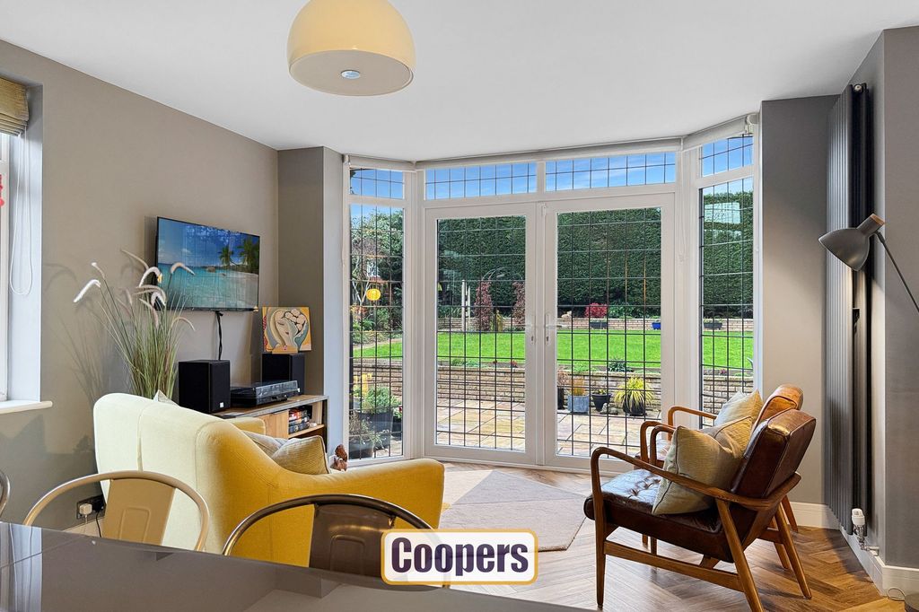 Property photo 3 of 34 Dining Kitchen/Family Room