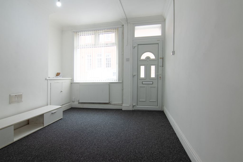 Property photo 2 of 30