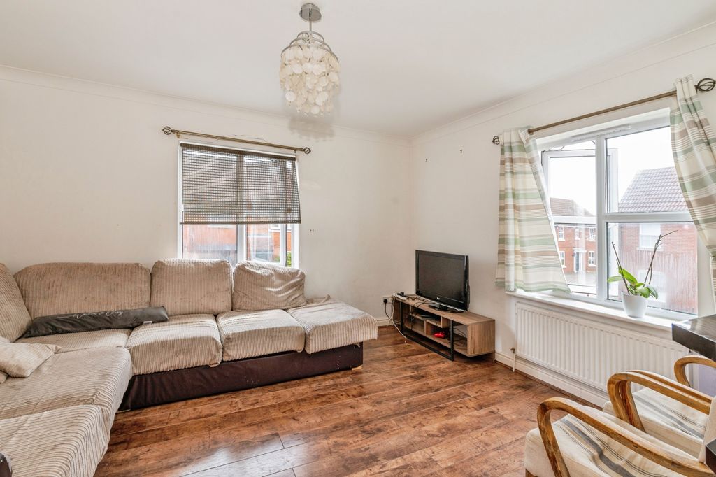 Property photo 3 of 13