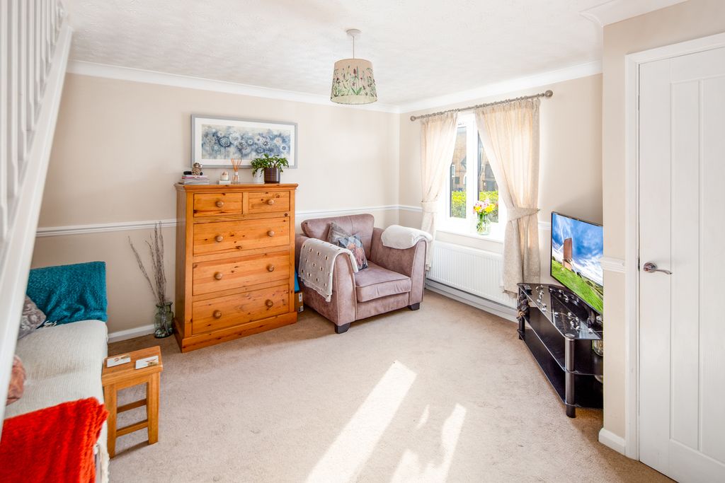 Property photo 3 of 20 Living Room