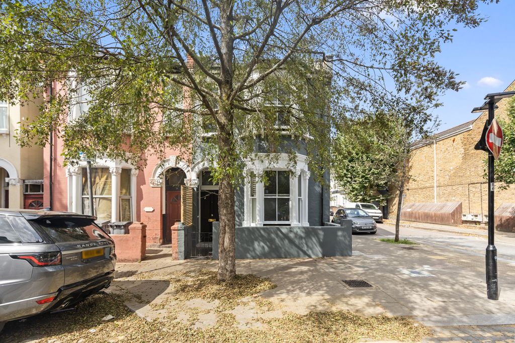 Property photo 2 of 22