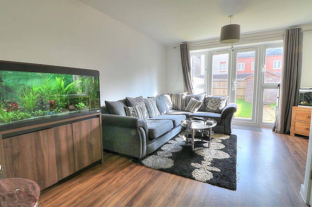 Property photo 2 of 13 Conduct Gardens 30 Sitt Din 1 (Custom).Jpg