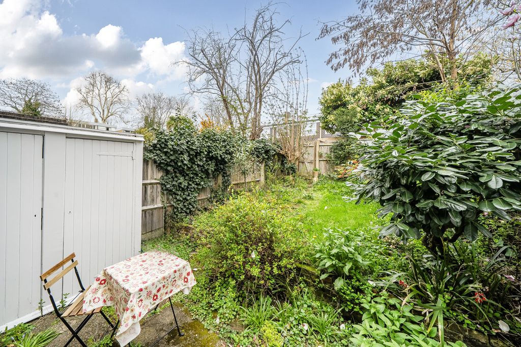 Property photo 3 of 19 Garden