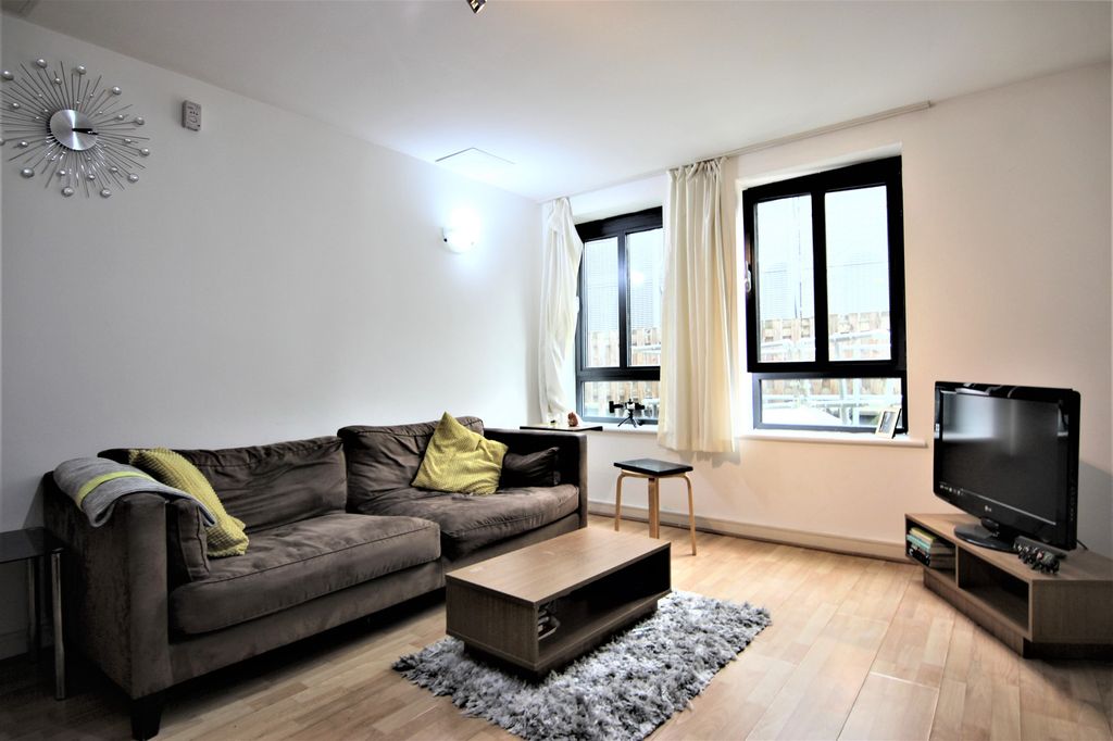 Property photo 2 of 8