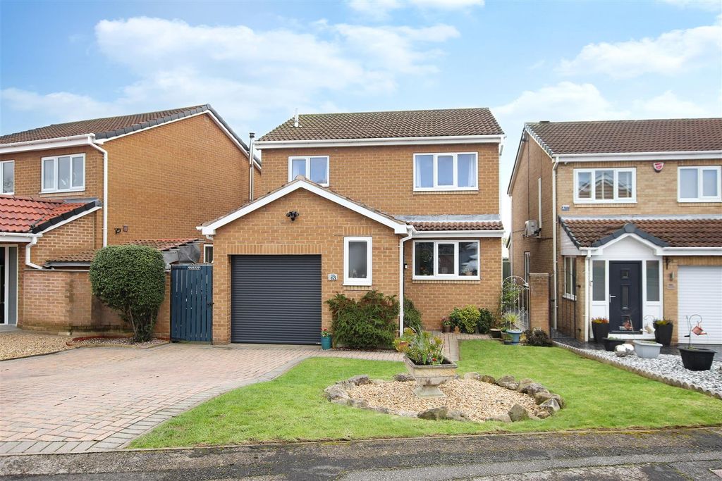 Property photo 1 of 14 Front