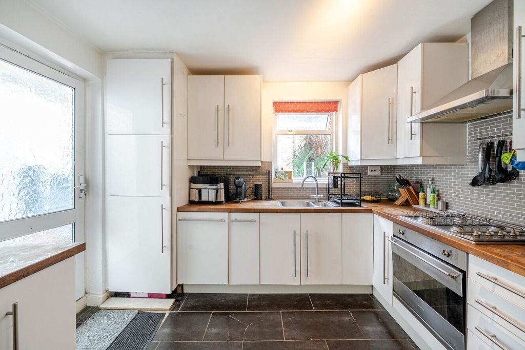 Property photo 3 of 18 Picture No. 17